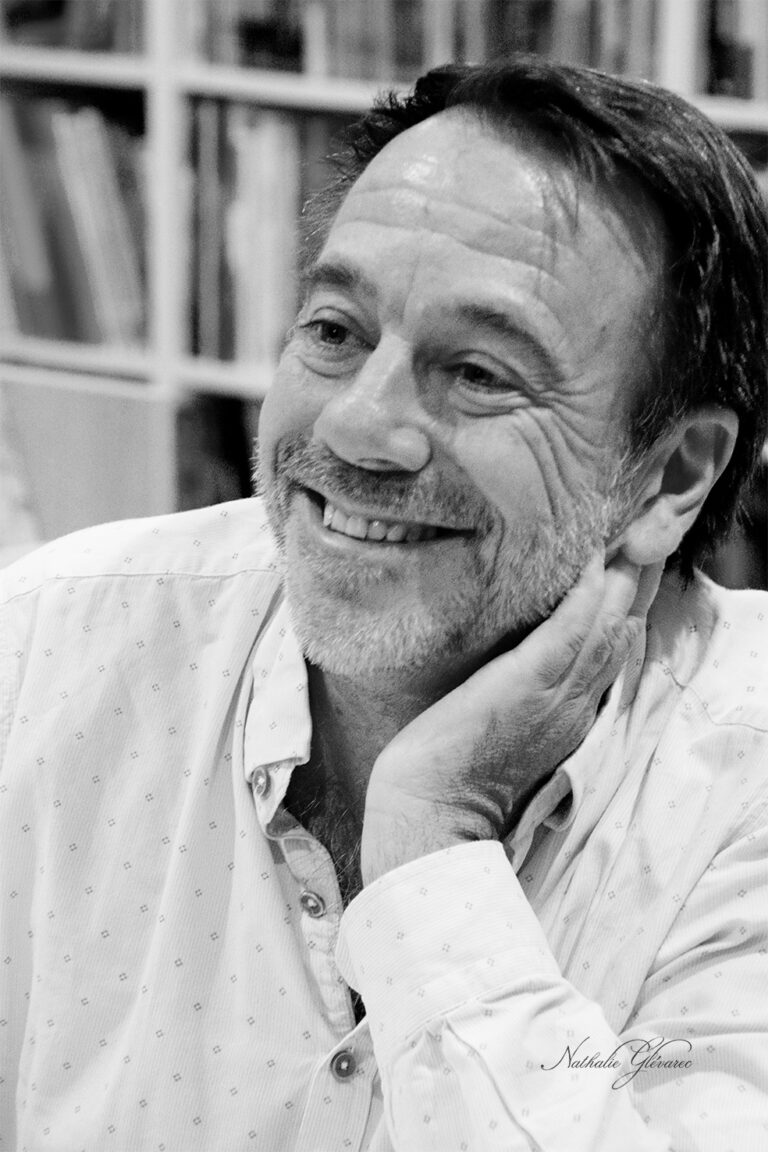 Michel Bussi lors de sa dédicace à la librairie "Aux feuilles volantes" à St Paul les Dax le 11 septembre 2024